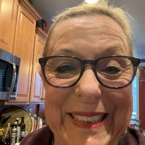 Meet your Posher, Joanie